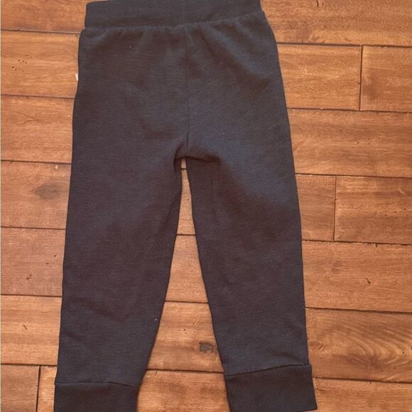 GAP Black Sweatpants with Elastic Waistband and Tapered Cuffs - Picture 2 of 3